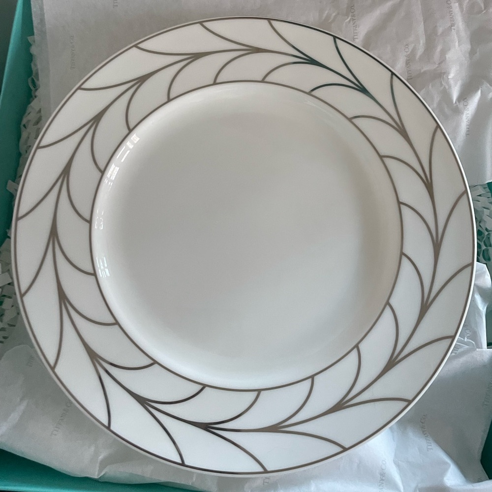 Tiffany & Co Dinner Plates (4)